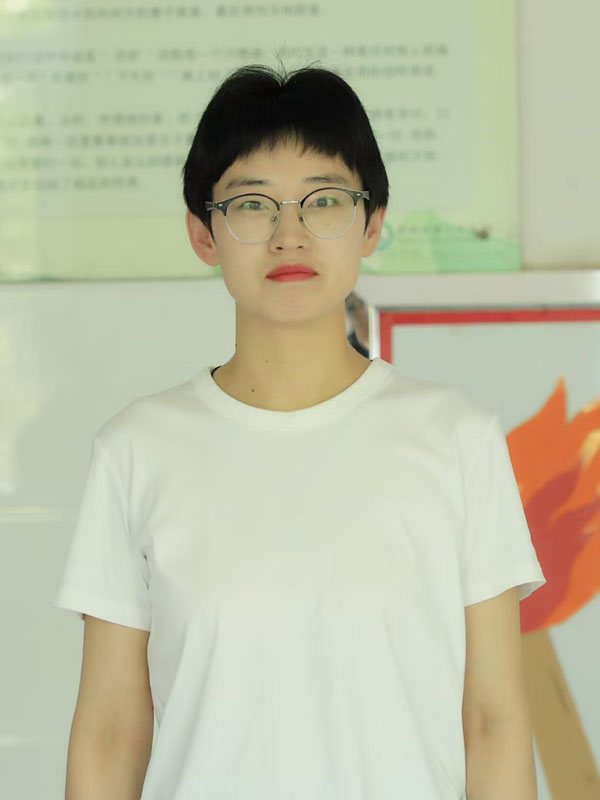 李璐1.jpg