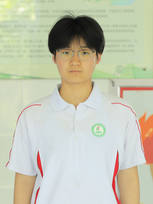 杨亚萌1.jpg