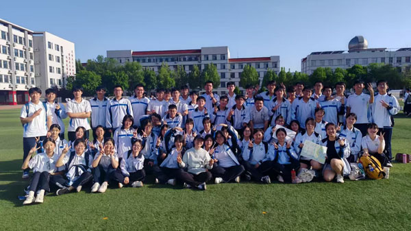 高一13班1.jpg
